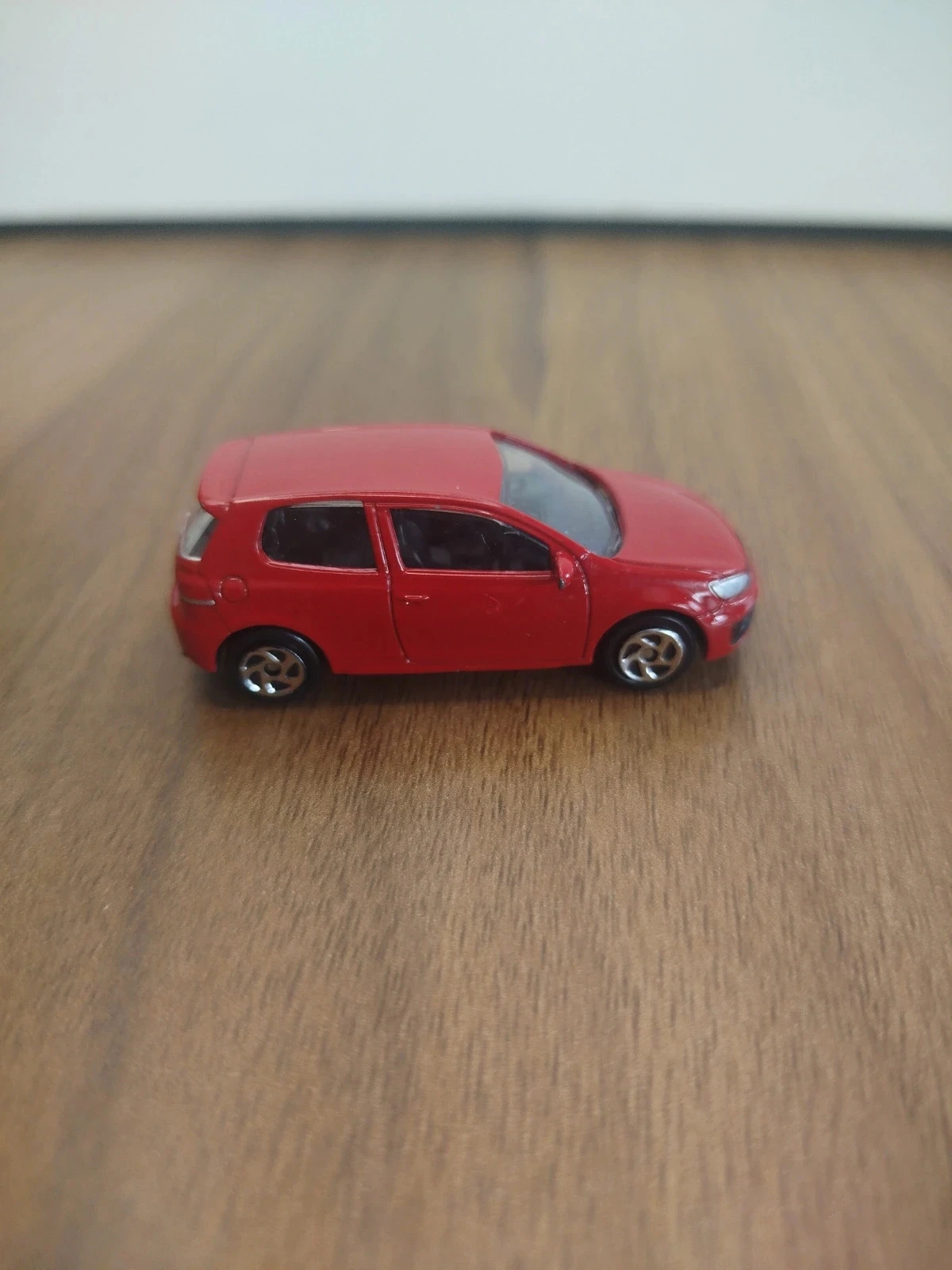 Voiture Norev Volkswagen Golf GTI – photo 2